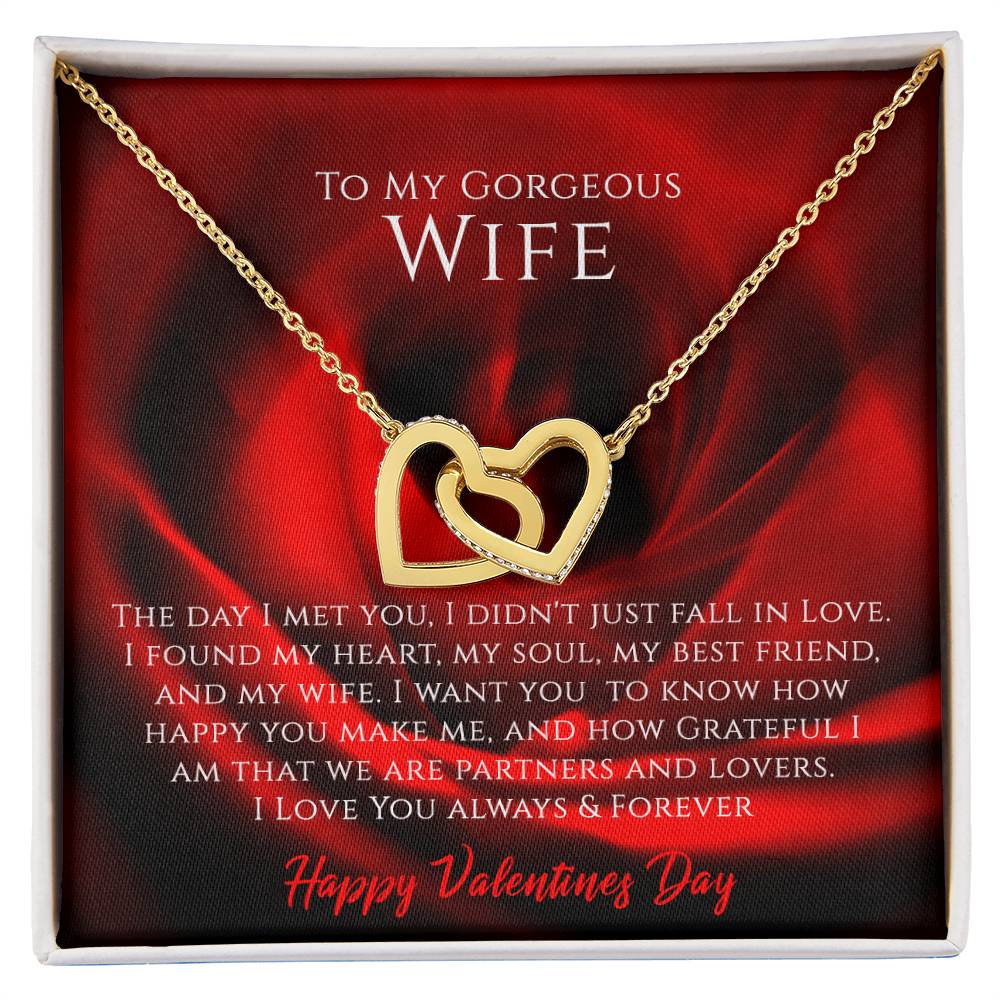 To My Wife - I Am In Love With You Forever Interlocking Hearts Necklace