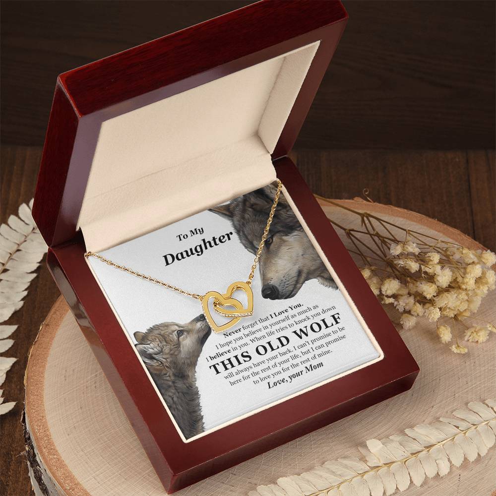 To My Daughter - This Old Wolf Will Always Have Your Back - Mom Interlocking Hearts Necklace