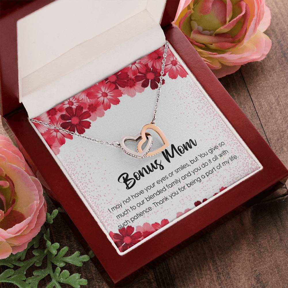 Bonus Mom Interlocking Hearts Necklace Message Card