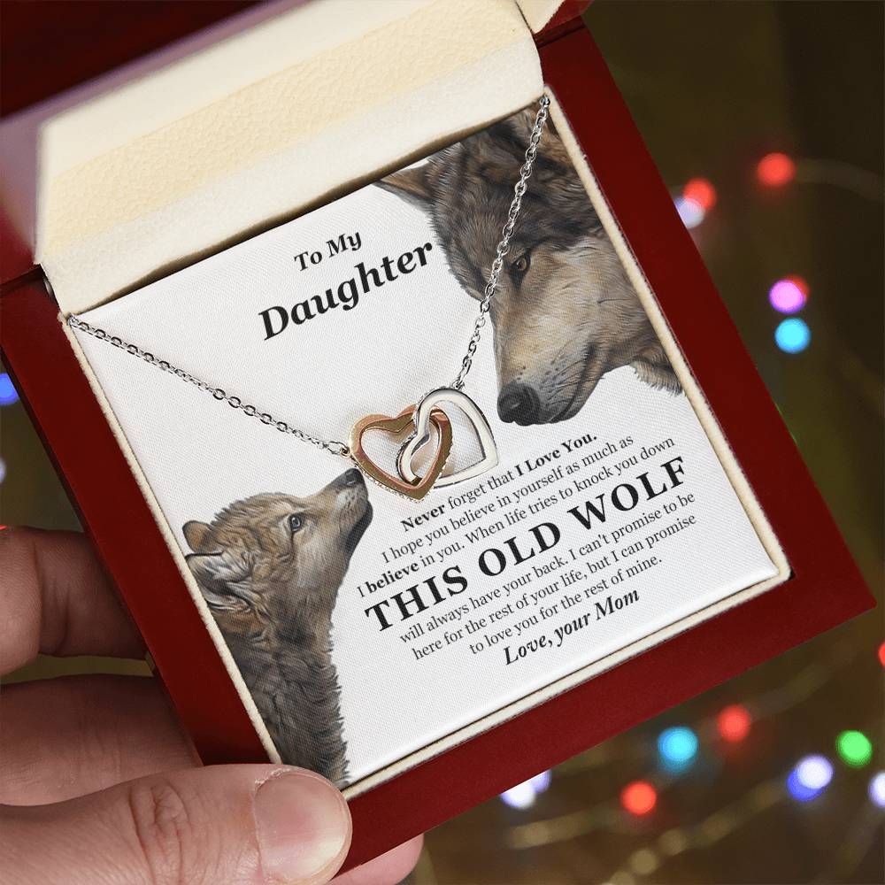 To My Daughter - This Old Wolf Will Always Have Your Back - Mom Interlocking Hearts Necklace