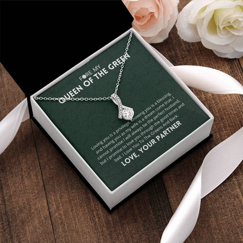 Queen Of The Green Necklace Alluring Beauty Necklace