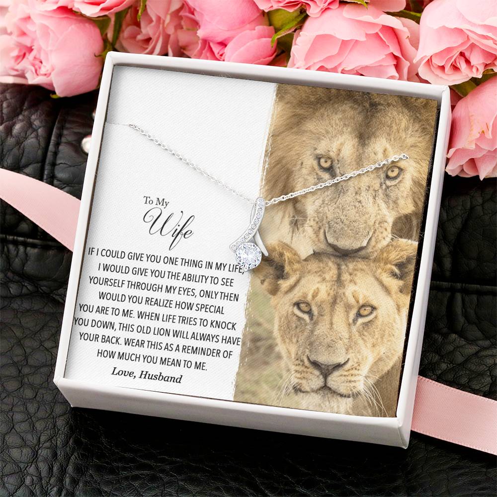 To My Wife - This Old Lion Will Always Have Your Back Alluring Beauty Necklace