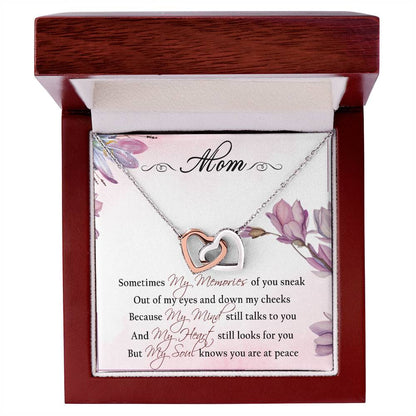 To My Mom Interlocking Hearts Necklace Message Card