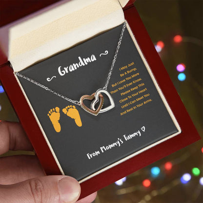 Grandma I Can'T Wait To Meet You - Yellow Version Interlocking Hearts Necklace