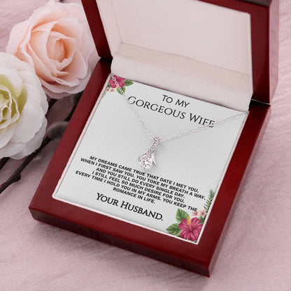 Romance Necklace. 1 Alluring Beauty Necklace